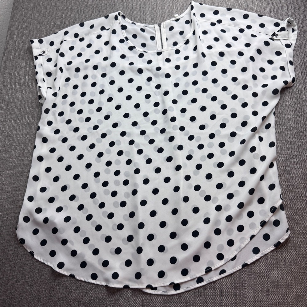 Maurices Womens 1X Polka Dot Blouse White Black Short Sleeve Zip Back Top